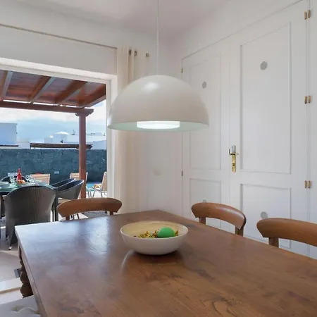 וילה Casa Lirio *